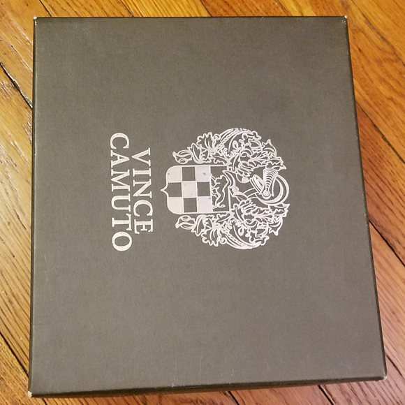 Vince Camuto round toe Elanie patent leath… - Picture 7 of 10